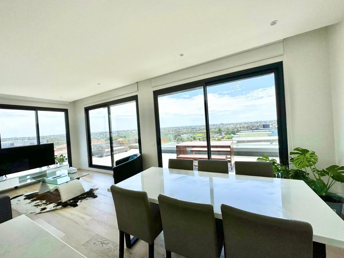 2 Bed 2 Bathroom Penthouse With Amazing Balcony & City Views - Across From Highpoint Maribyrnong Экстерьер фото